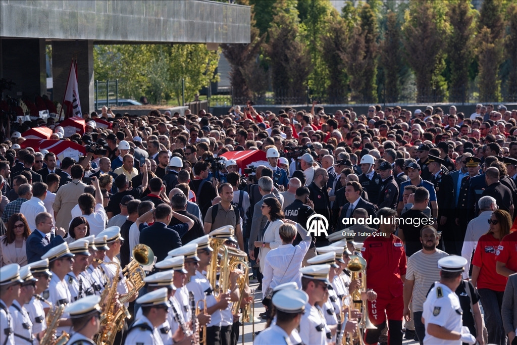 Orman yangınıyla mücadelede şehit olan AKUT gönüllüleri, Ankara'da son yolculuklarına uğurlandı