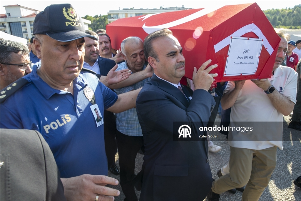 Orman yangını şehitlerinden Enes Kızılyer, Karabük'te son yolculuğuna uğurlandı
