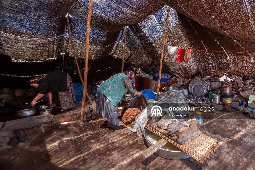 Sivas’ın Yama Dağı eteklerindeki yaylalar göçerlere ev sahipliği yapıyor