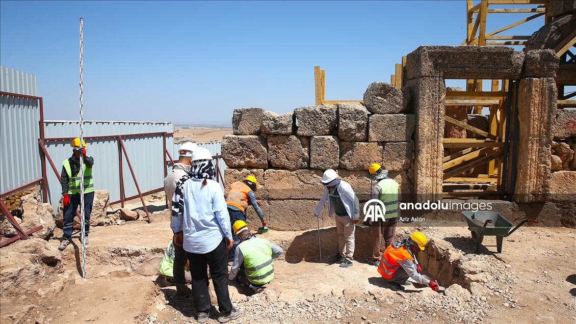 Diyarbakır'da 3 bin yıllık Zerzevan Kalesi'nin restorasyonuna başlandı