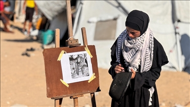 Gazzeli ressam, tencere isiyle halkının yaşadığı acıları yansıtıyor