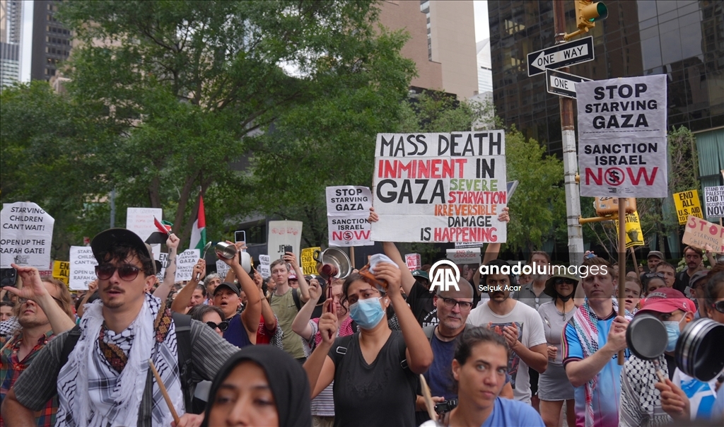 New York'ta Gazze'ye yönelik ablukanın sona ermesini talep etmek için yürüyüş düzenlendi