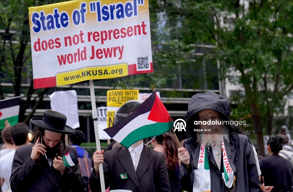 New York'ta Gazze'ye yönelik ablukanın sona ermesini talep etmek için yürüyüş düzenlendi