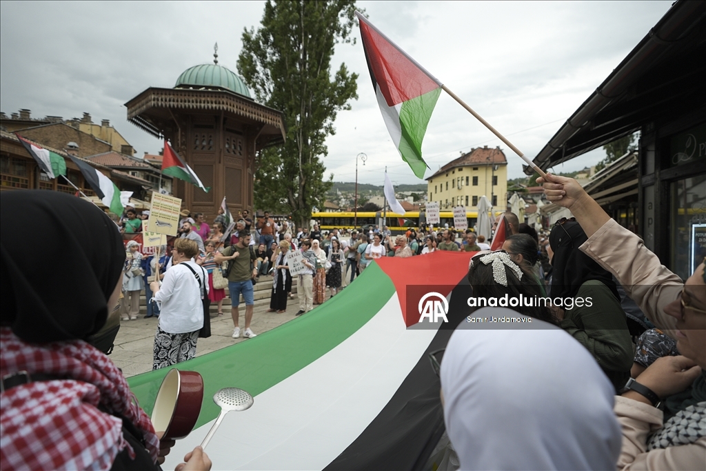 Građani Sarajeva na Baščaršiji iskazali podršku narodu Gaze i osudili agresiju i izgladnjivanje palestinskog naroda