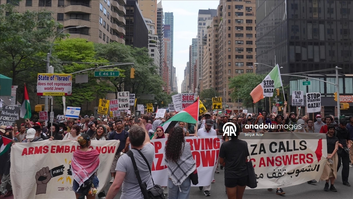 New York'ta Gazze'ye yönelik ablukanın sona ermesini talep etmek için yürüyüş düzenlendi