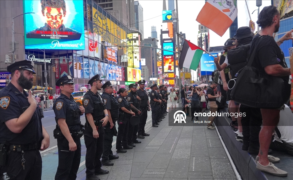 New York'ta Gazze'ye yönelik ablukanın sona ermesini talep etmek için yürüyüş düzenlendi