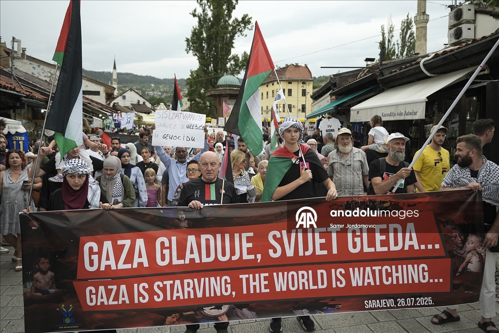 Građani Sarajeva na Baščaršiji iskazali podršku narodu Gaze i osudili agresiju i izgladnjivanje palestinskog naroda
