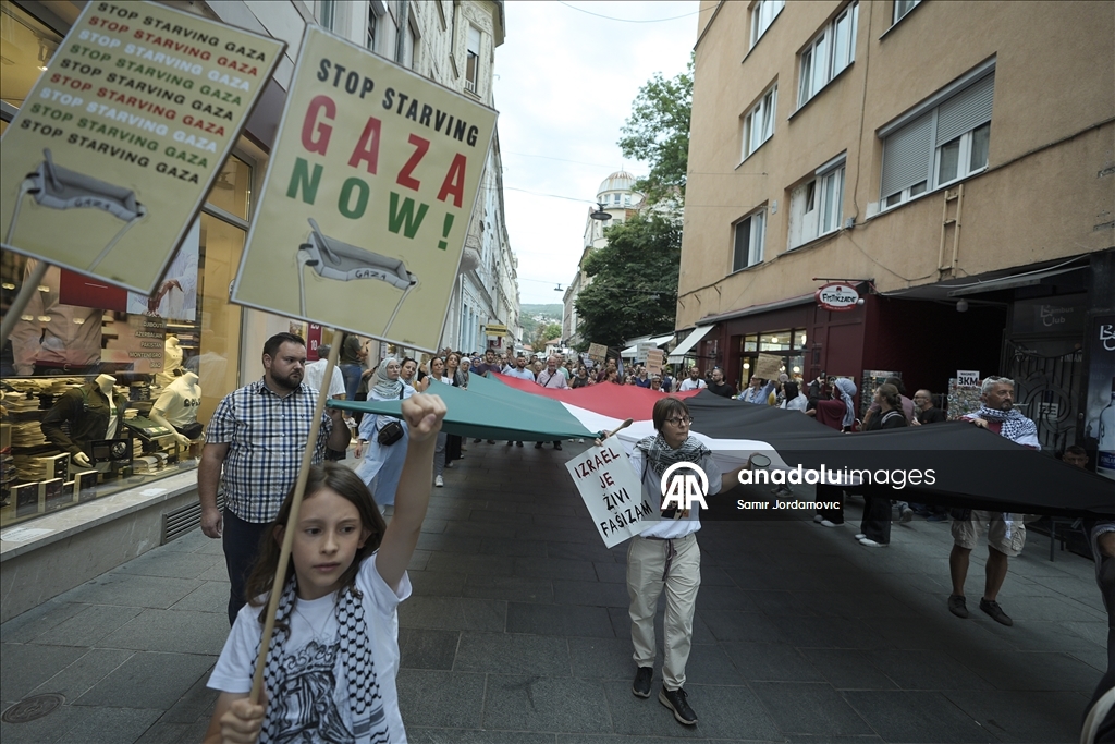 Građani Sarajeva na Baščaršiji iskazali podršku narodu Gaze i osudili agresiju i izgladnjivanje palestinskog naroda