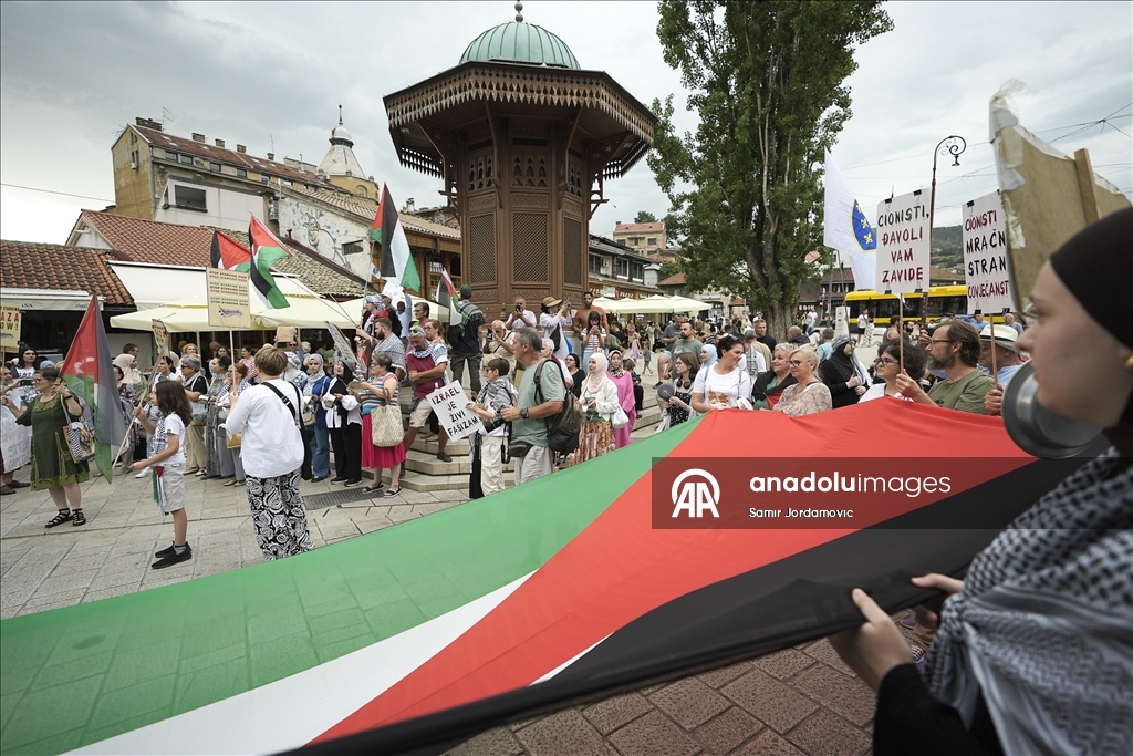 Građani Sarajeva na Baščaršiji iskazali podršku narodu Gaze i osudili agresiju i izgladnjivanje palestinskog naroda