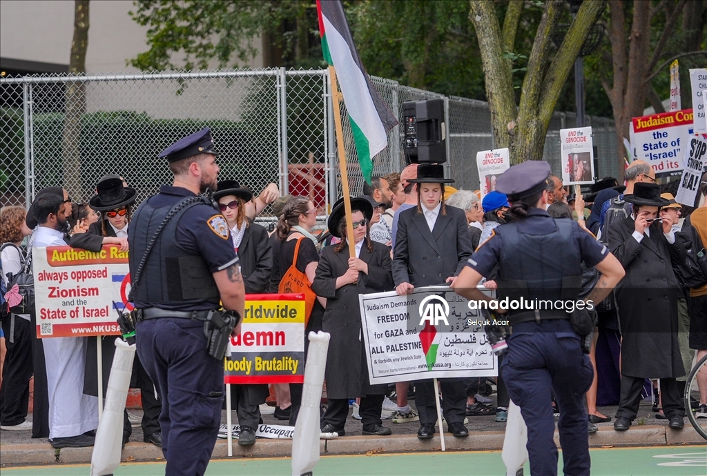 New York'ta Gazze'ye yönelik ablukanın sona ermesini talep etmek için yürüyüş düzenlendi