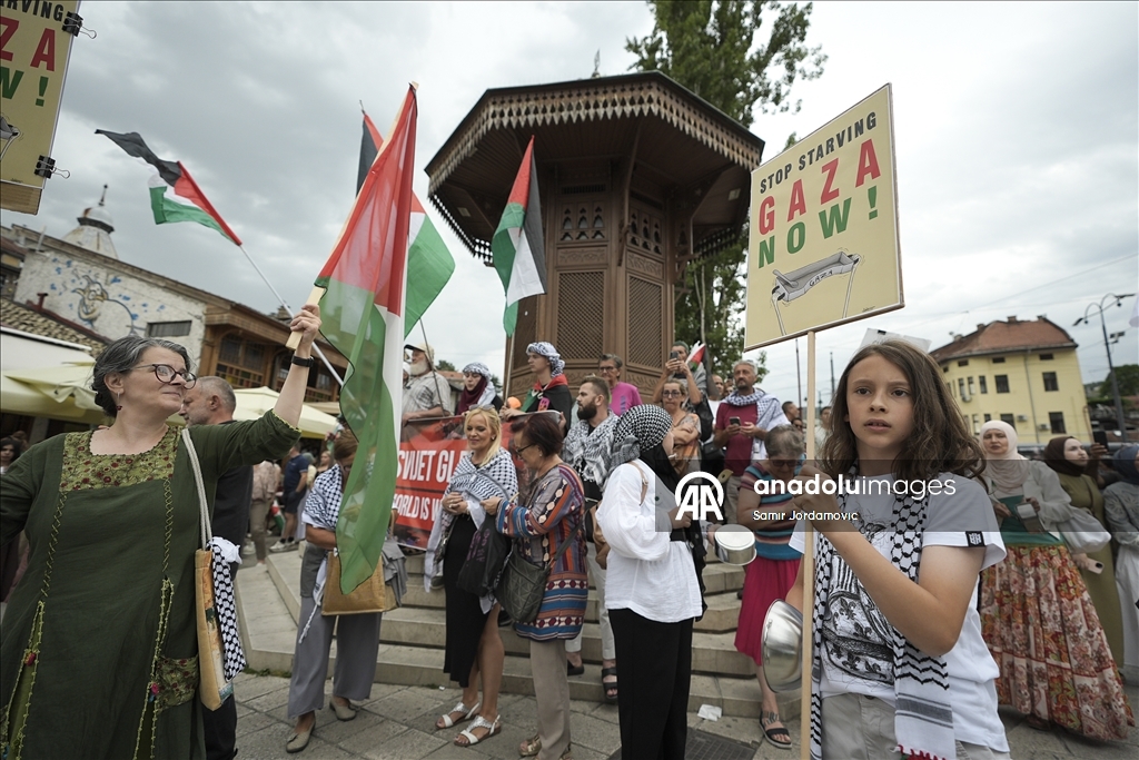 Građani Sarajeva na Baščaršiji iskazali podršku narodu Gaze i osudili agresiju i izgladnjivanje palestinskog naroda