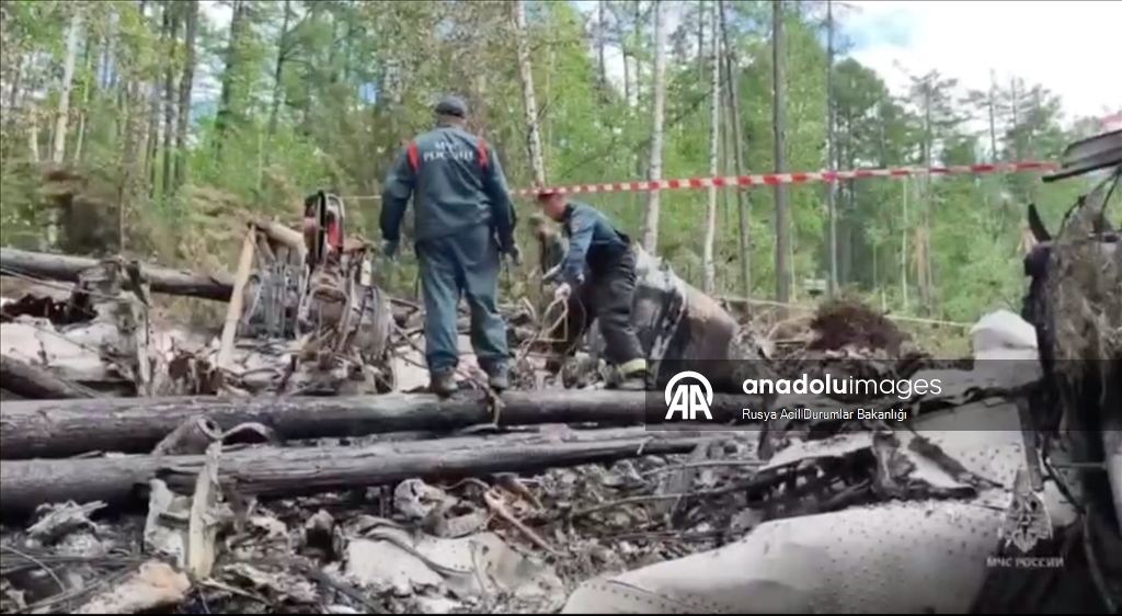 Rusya'nın Amur bölgesinde An-24 tipi uçağın düştüğü yerde çalışmalar devam ediyor
