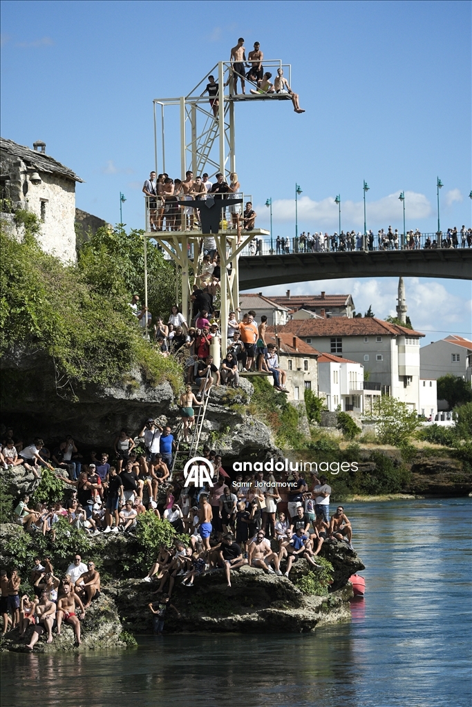 Spektakl u Mostaru: Održani tradicionalni 459. skokovi sa Starog mosta