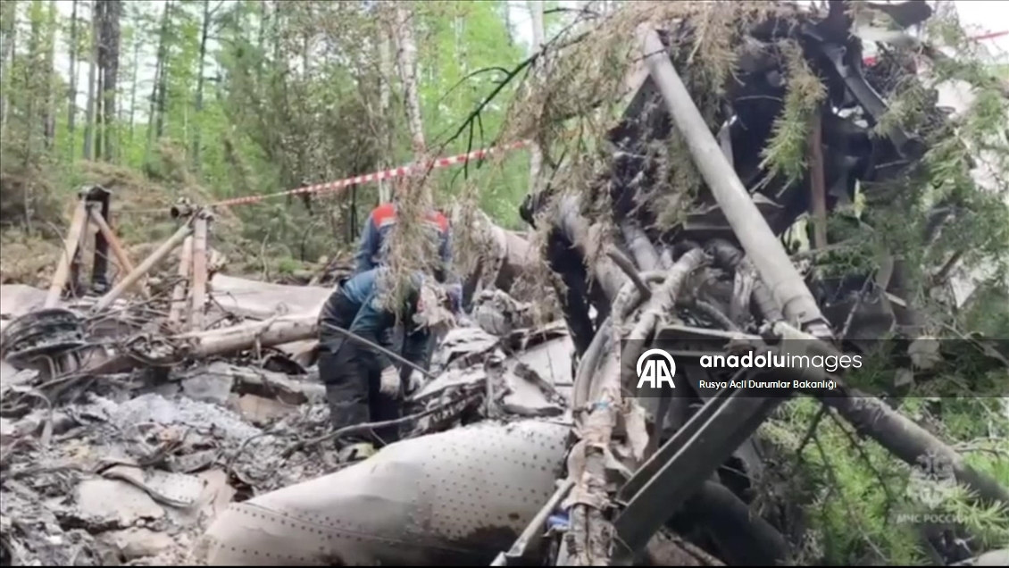 Rusya'nın Amur bölgesinde An-24 tipi uçağın düştüğü yerde çalışmalar devam ediyor