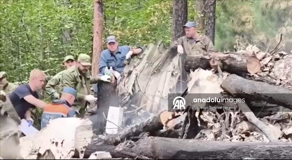 Rusya'nın Amur bölgesinde An-24 tipi uçağın düştüğü yerde çalışmalar devam ediyor