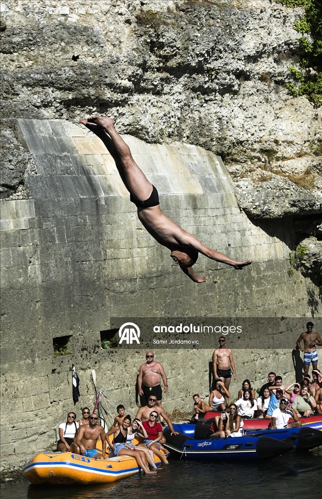Spektakl u Mostaru: Održani tradicionalni 459. skokovi sa Starog mosta