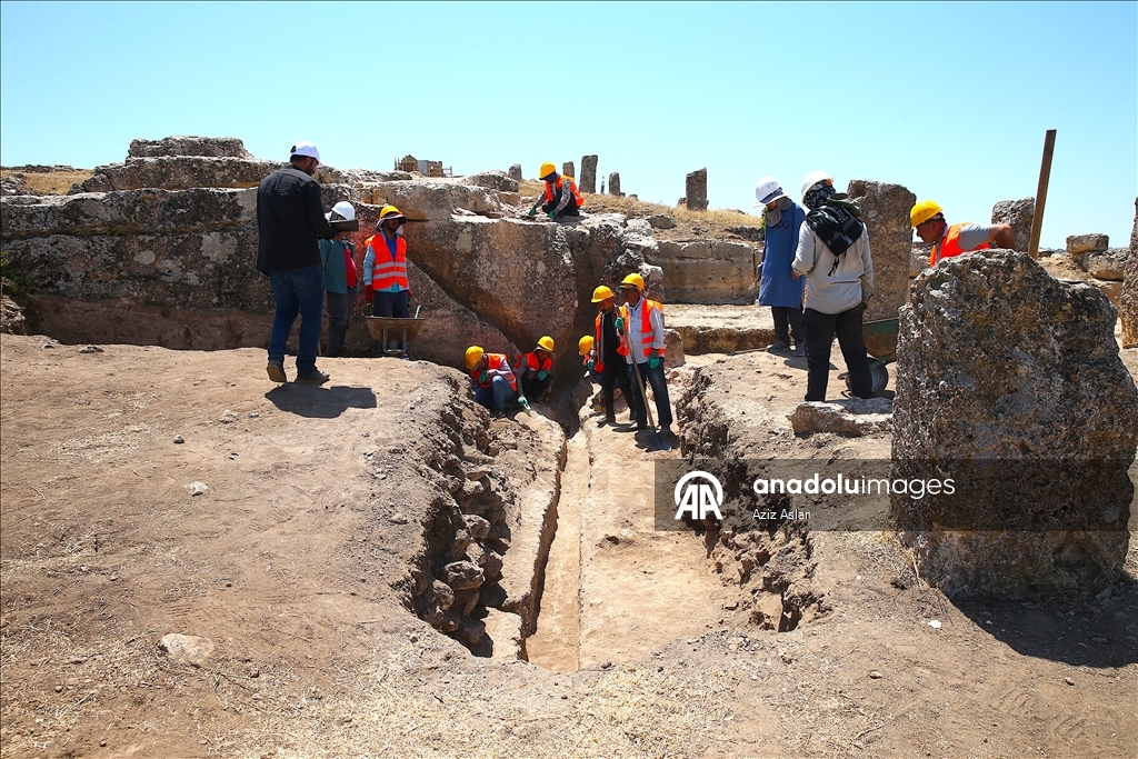 Zerzevan Kalesi'nde 1800 yıllık su dağıtım sistemi bulundu