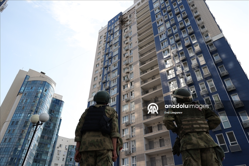 Украинский беспилотник атаковал многоквартирный жилой дом в Белгороде
