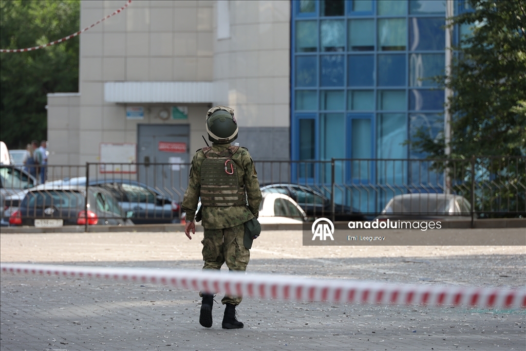 Украинский беспилотник атаковал многоквартирный жилой дом в Белгороде
