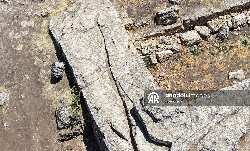Zerzevan Kalesi'nde 1800 yıllık su dağıtım sistemi bulundu