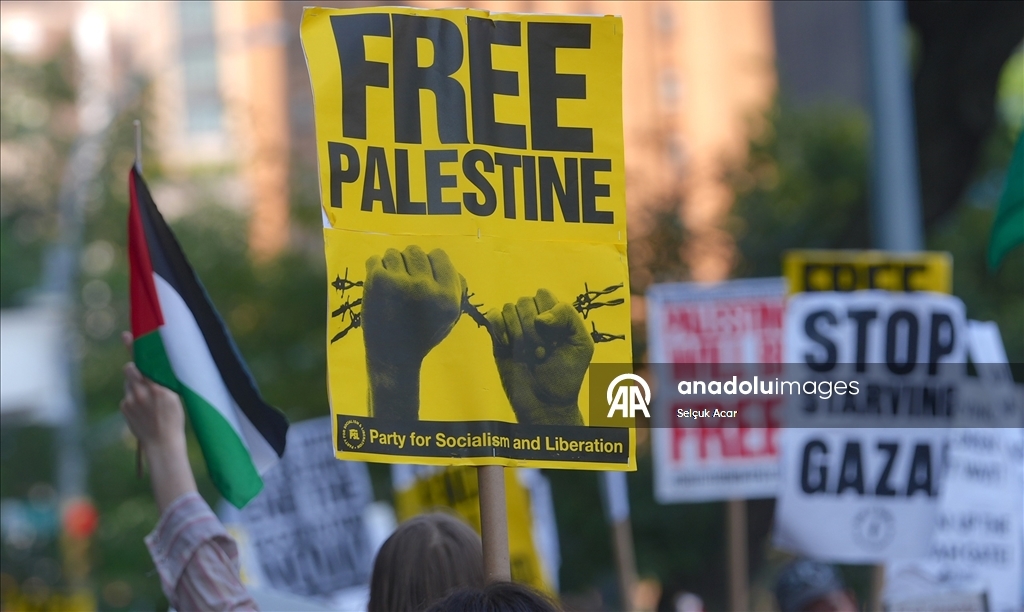 Filistin yanlısı aktivistler New York'ta BM Genel Merkezi önünde protesto düzenledi