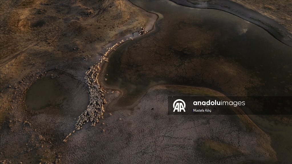 Devegeçidi Baraj Gölü’nde kuraklık alarmı