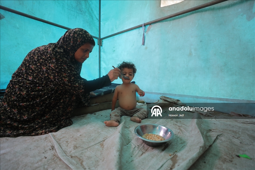 Palestinci pripremaju obroke od namirnica iz otpada uslijed gladi u Gazi