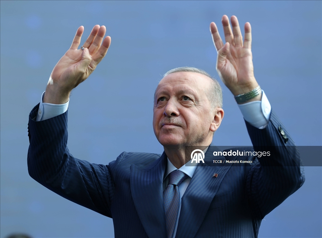 Cumhurbaşkanı Erdoğan, TÜGVA Yaz Okulları Finali Programı'na katıldı