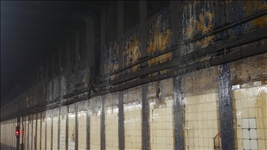 New York'ta şiddetli yağış nedeniyle metro istasyonlarını su bastı ​​​​​​​