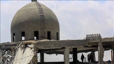 İsrail ordusunun bombardımanına maruz kalan el-Albani Camisi