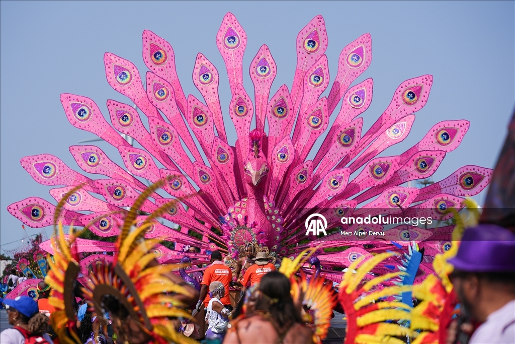 Toronto'da Karayip Karnavalı Festivali düzenlendi