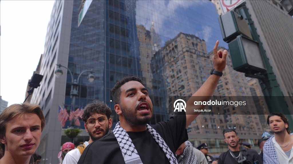 New York'ta Gazze'ye yönelik ablukanın sona ermesini talep etmek için yürüyüş düzenlendi