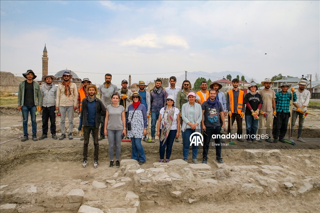 "Eski Van şehri" kazılarında Osmanlı kışlası izine rastlandı