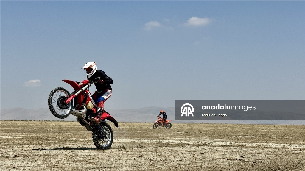 Motorcycle riders highlight climate crisis at dried-up Lake Aksehir