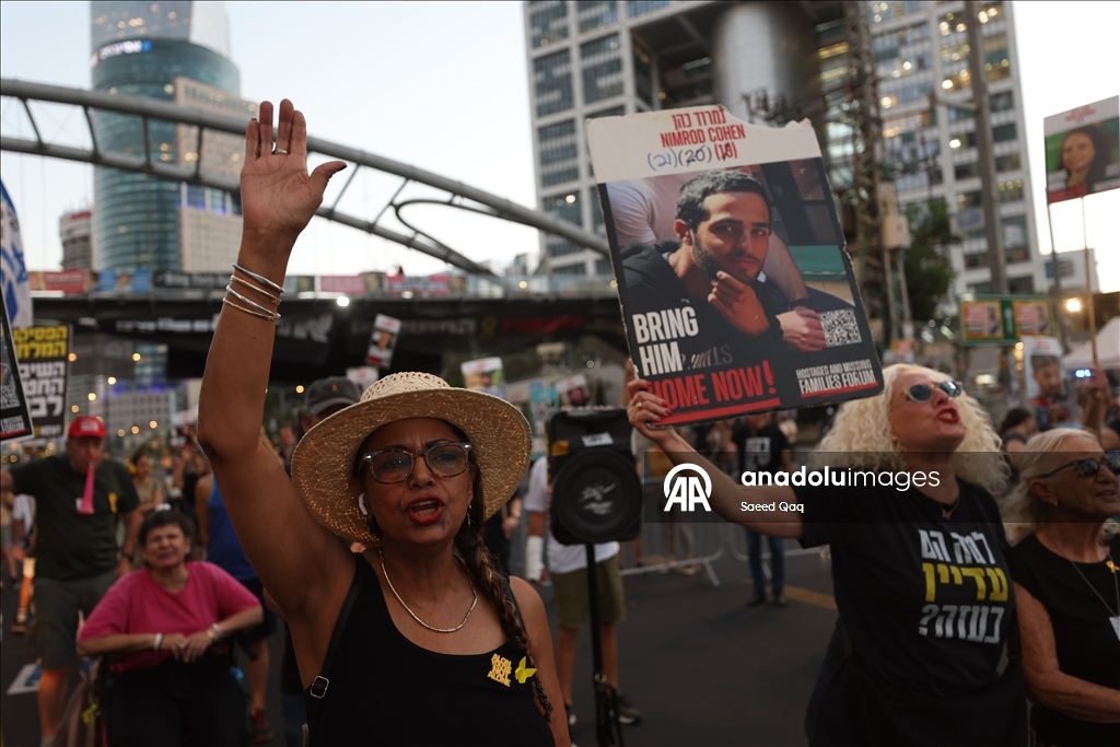 Gazze'de ateşkes ve İsrailli rehinelerin geri getirilmesi talebiyle Tel Aviv'de gösteri düzenlendi
