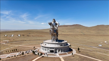 Moğolistan'da Gobi Çölü ve Cengiz Han Atlı Heykeli dron ile görüntüledi