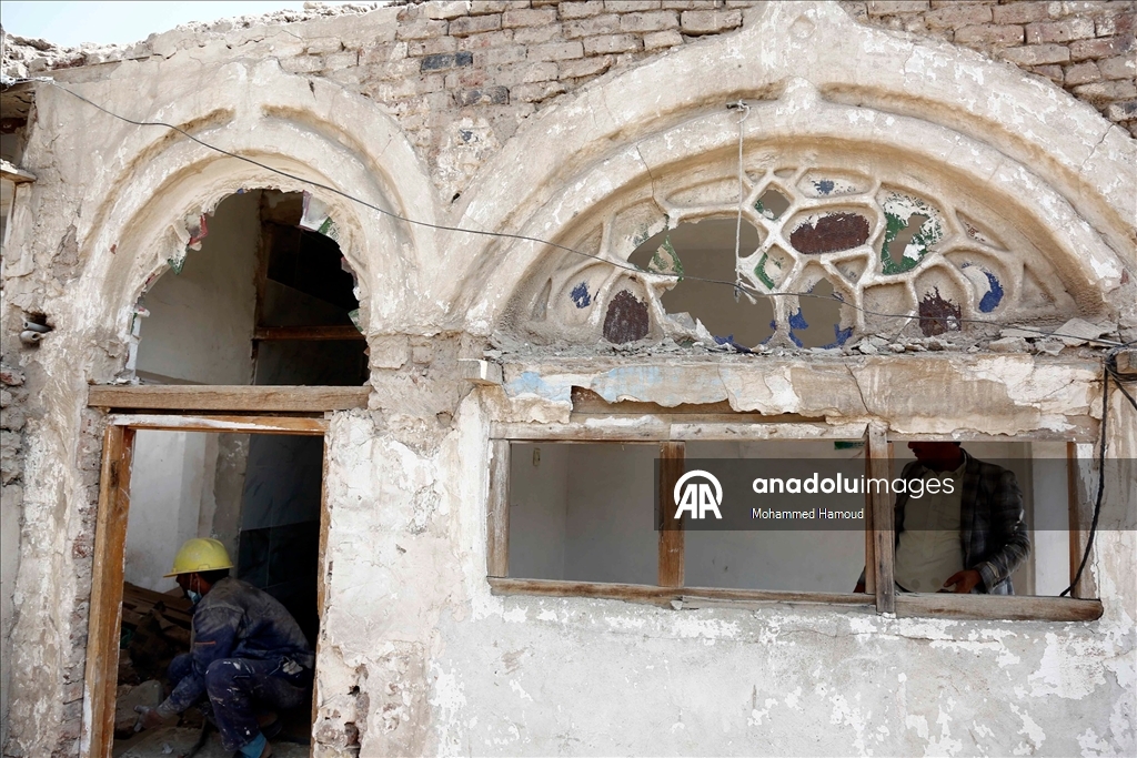 Sana’da Muson yağmurları tarihi kerpiç evlerde ağır hasara neden oldu