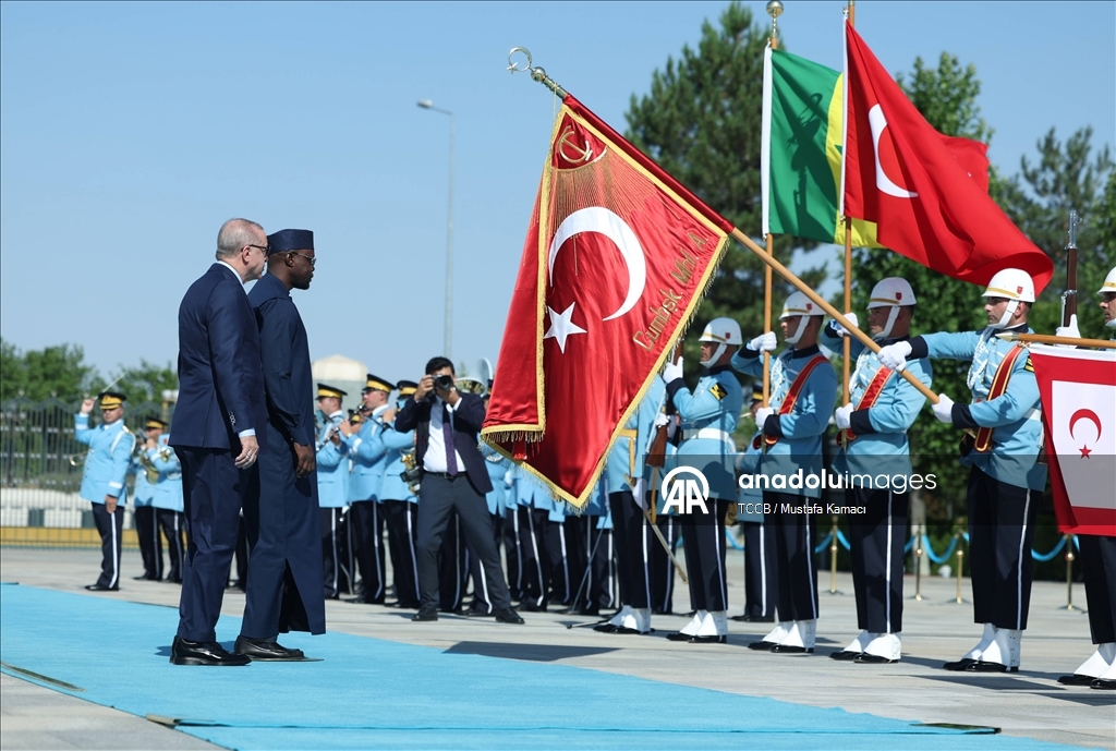 Cumhurbaşkanı Erdoğan, Senegal Başbakanı Sonko'yu resmi törenle karşıladı