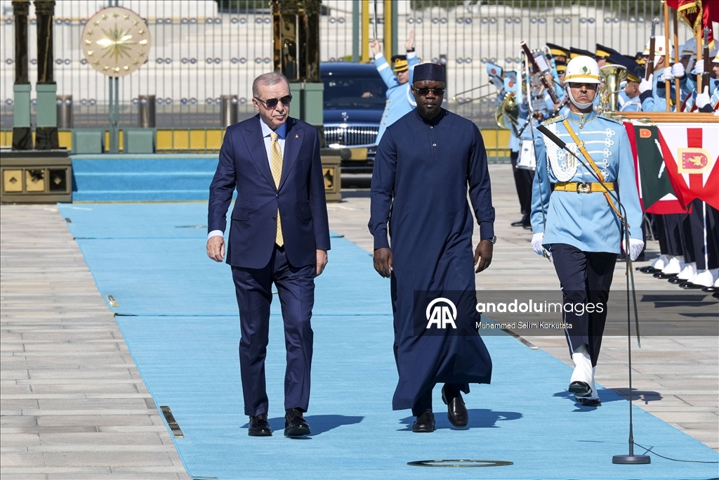Cumhurbaşkanı Erdoğan, Senegal Başbakanı Ousmane Sonko'yu resmi törenle karşıladı