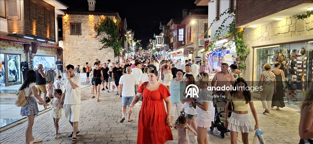 Antik ve modern yaşamın buluştuğu kent: Side