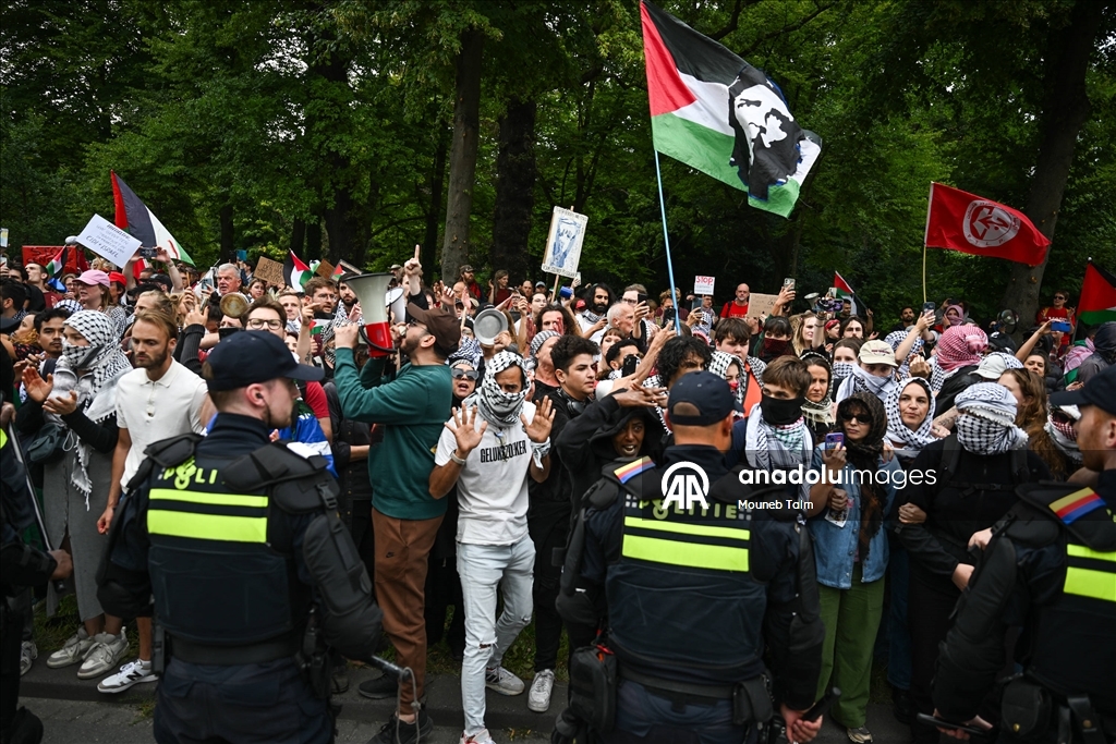 Hollanda Parlamentosu önünde Filistin'e destek gösterisi: Gözaltılar ve müdahaleler