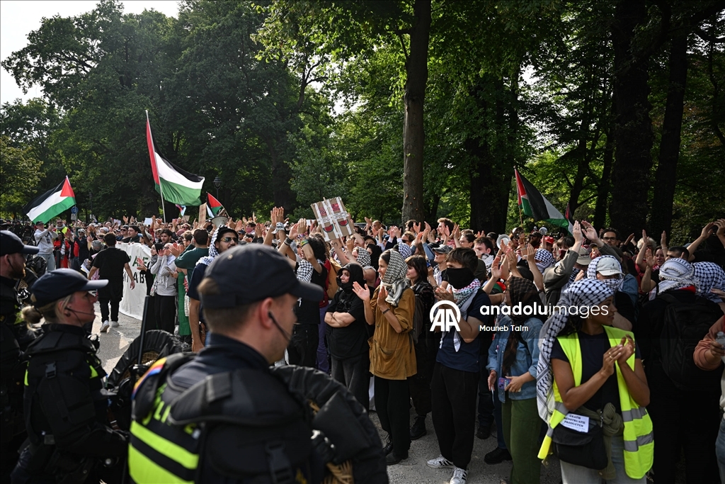 Hollanda Parlamentosu önünde Filistin'e destek gösterisi: Gözaltılar ve müdahaleler