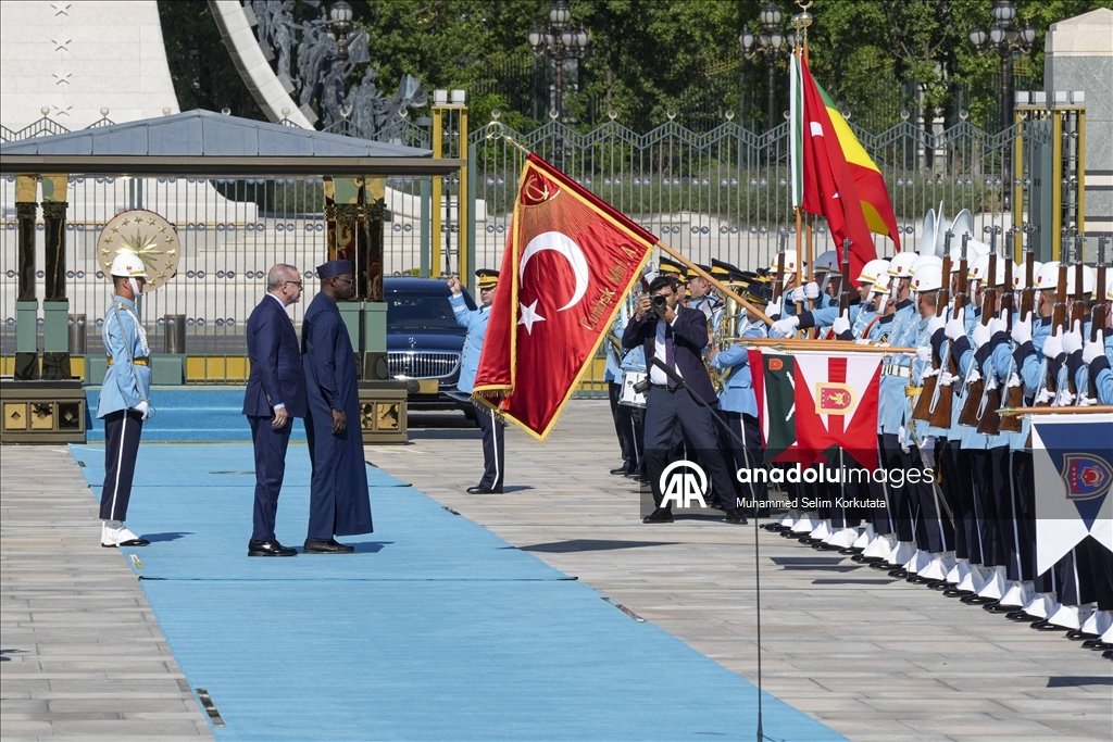 Cumhurbaşkanı Erdoğan, Senegal Başbakanı Ousmane Sonko'yu resmi törenle karşıladı