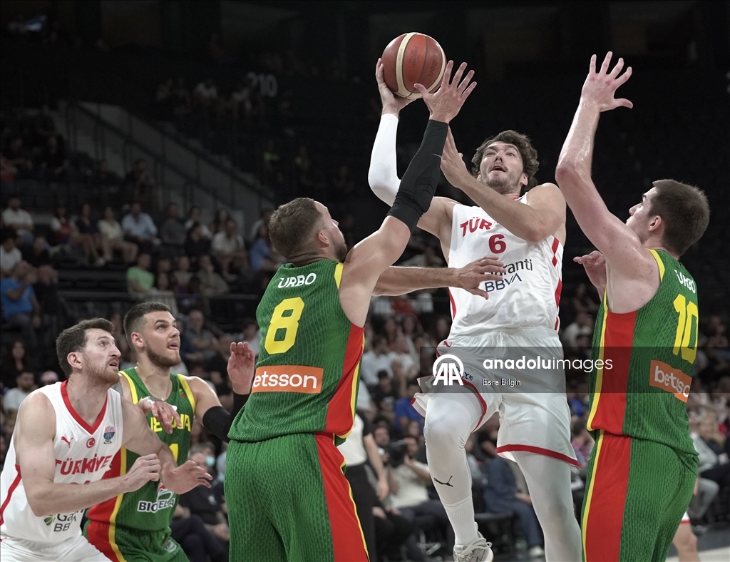 A Milli Erkek Basketbol Takımı, FIBA 2025 Avrupa Şampiyonası hazırlıkları kapsamında özel maçta karşılaştığı Litvanya'ya 91-70 mağlup oldu.
