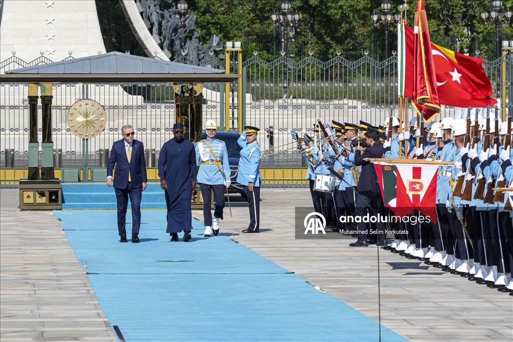 Cumhurbaşkanı Erdoğan, Senegal Başbakanı Ousmane Sonko'yu resmi törenle karşıladı