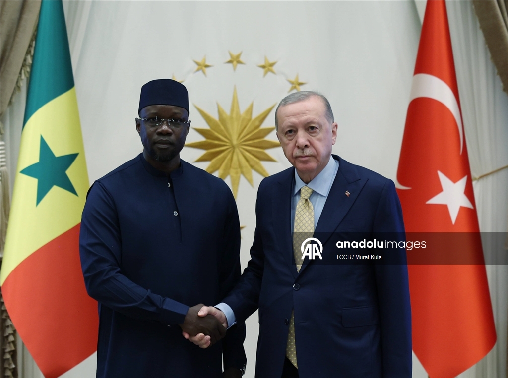 Cumhurbaşkanı Erdoğan, Senegal Başbakanı Ousmane Sonko'yu resmi törenle karşıladı