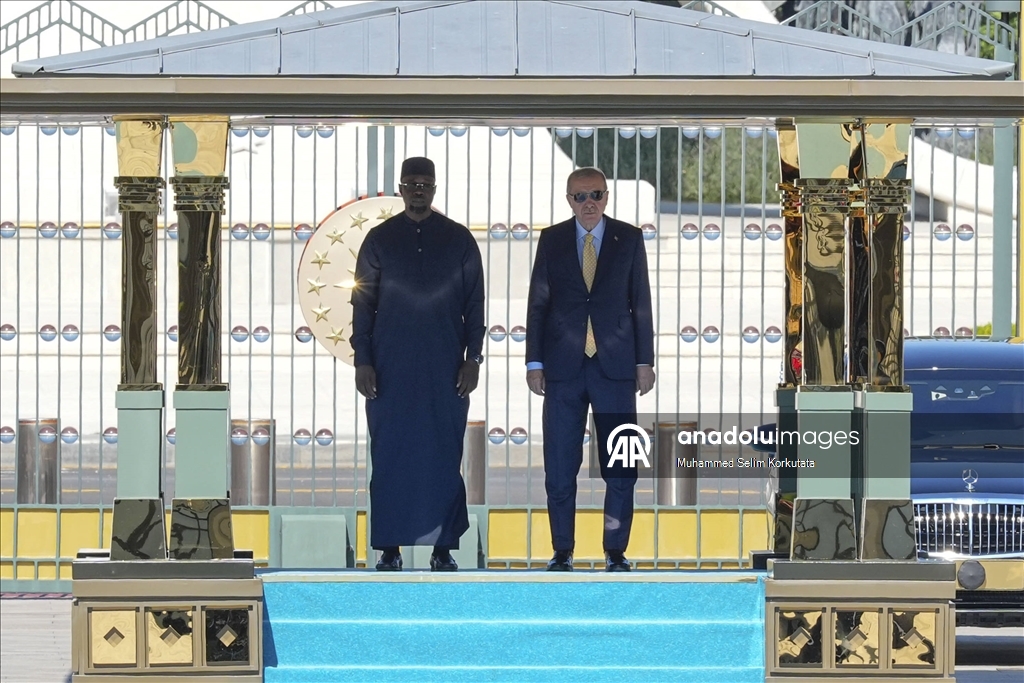 Cumhurbaşkanı Erdoğan, Senegal Başbakanı Ousmane Sonko'yu resmi törenle karşıladı