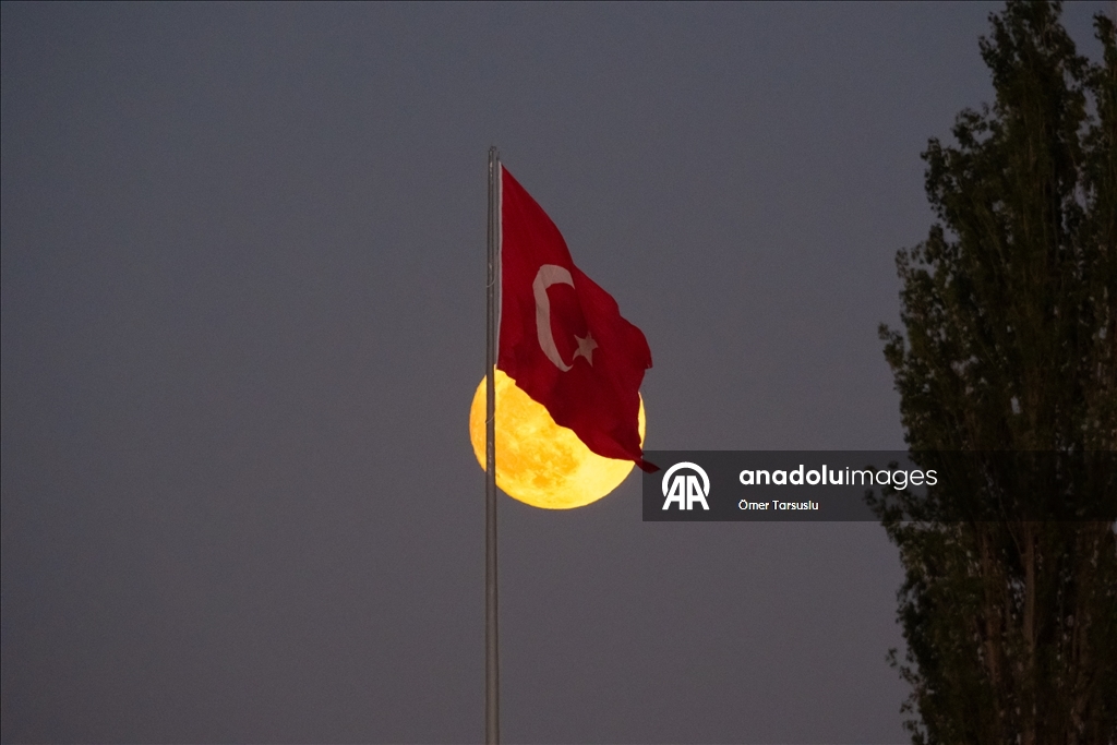 Karaman'da dolunay