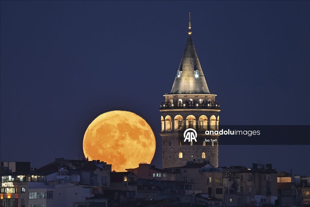 İstanbul'da dolunay