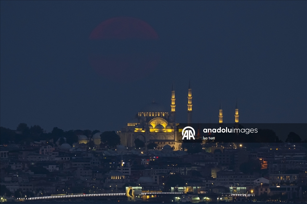İstanbul'da dolunay